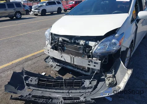 2015 Toyota Prius z USA, uszkodzony, nr VIN JTDKN3DPF3074406